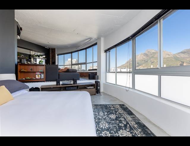 1 BEDROOM APARTMENT RENTED IN CAPE TOWN CITY CENTRE